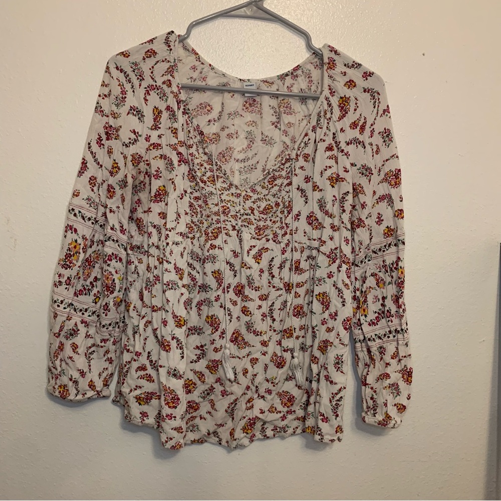 Old navy med Floral Blouse with Red and Yellow Accents womens